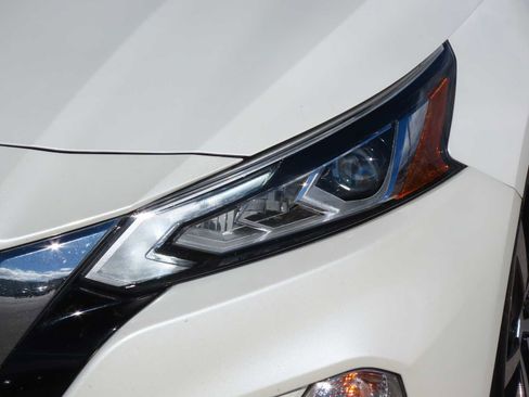 Used 2020 Nissan Altima 2.0 Platinum image 10