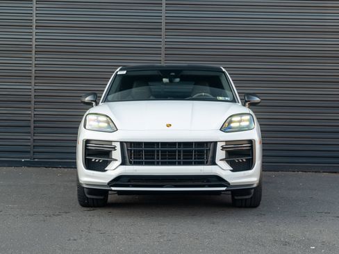 Certified 2024 Porsche Cayenne Turbo GT image 11