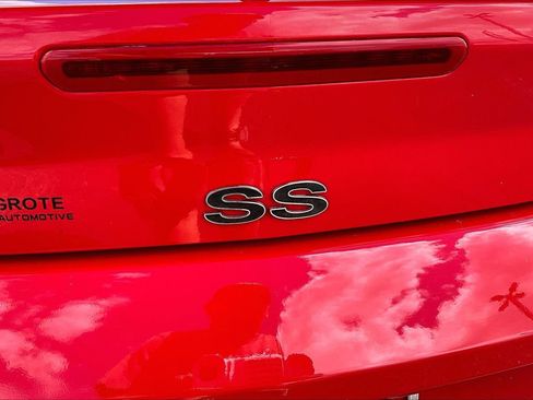 Used 2017 Chevrolet Camaro SS RWD image 8