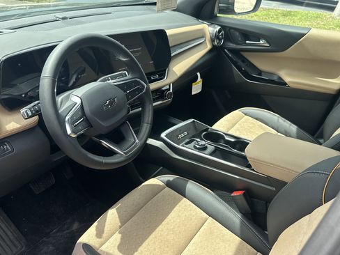 New 2026 Chevrolet Equinox ACTIV w/ Convenience Package III AWD/4WD image 11
