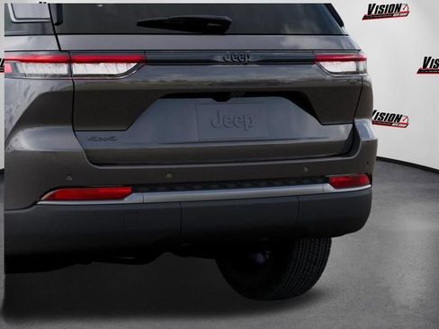 New 2026 Jeep Grand Cherokee Altitude AWD/4WD image 13