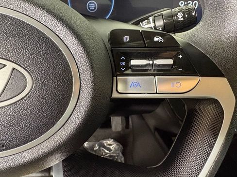 Used 2024 Hyundai Elantra SEL FWD image 25