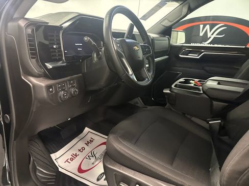 Used 2026 Chevrolet Silverado 1500 LT AWD/4WD image 9