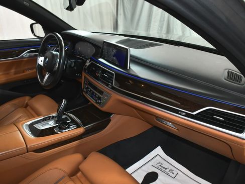 Used 2022 BMW 740i xDrive w/ M Sport Package AWD/4WD image 72