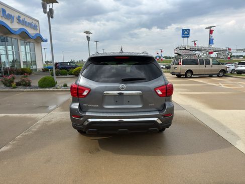 Used 2020 Nissan Pathfinder S AWD/4WD image 6