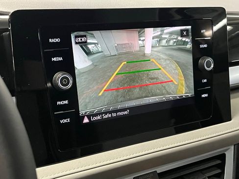 New 2025 Volkswagen Taos SE image 27