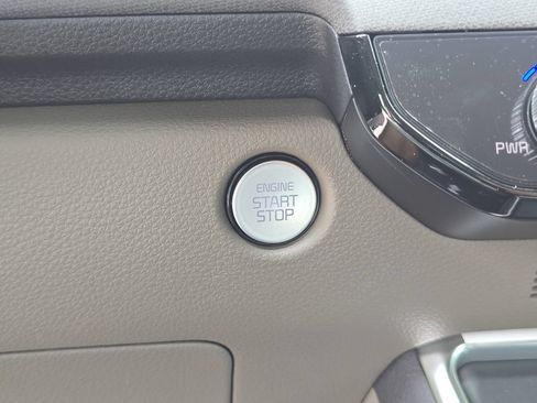 New 2026 Kia Carnival EX FWD image 28