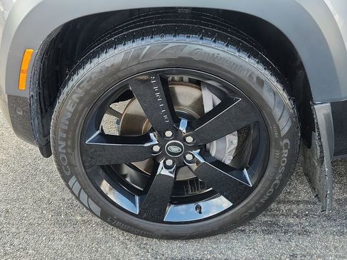 Used 2023 Land Rover Defender 110 X-Dynamic SE image 9