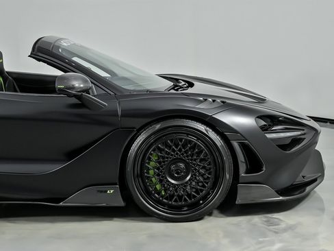 Used 2022 McLaren 765LT image 17