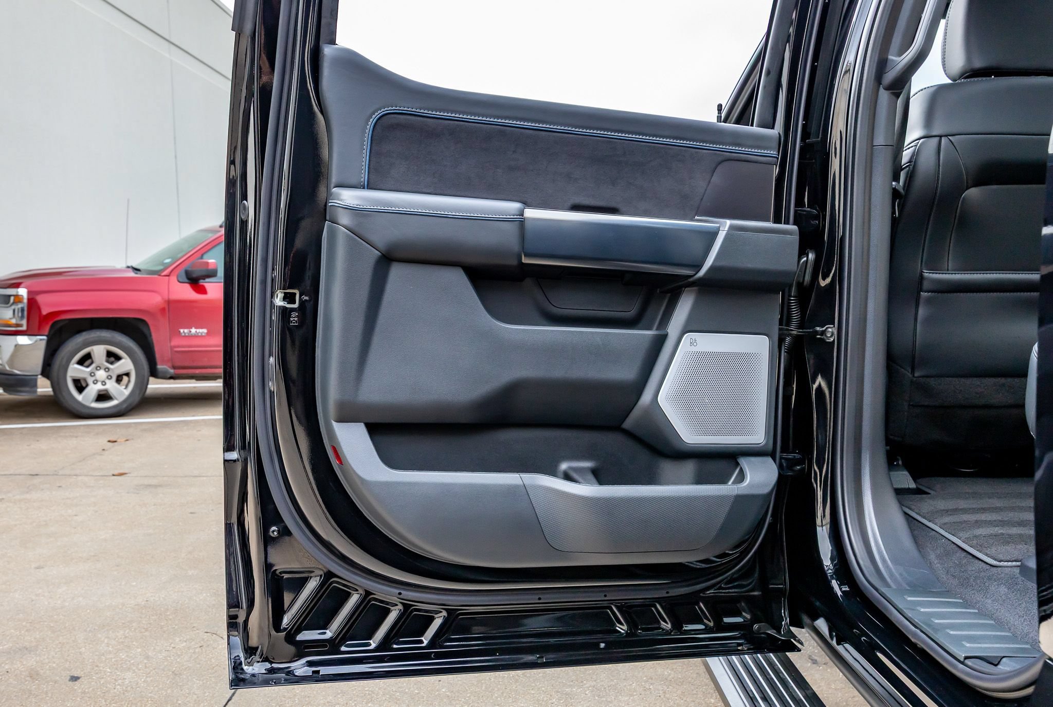 Used 2025 Ford F150 Platinum w/ Equipment Group 702A High AWD/4WD image 40