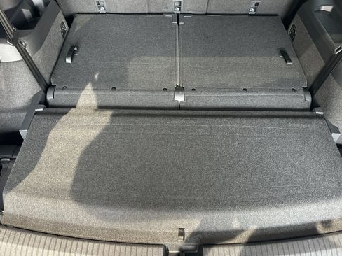Certified 2023 Volkswagen Tiguan SE FWD image 16