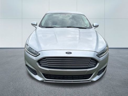 Used 2016 Ford Fusion SE FWD image 6