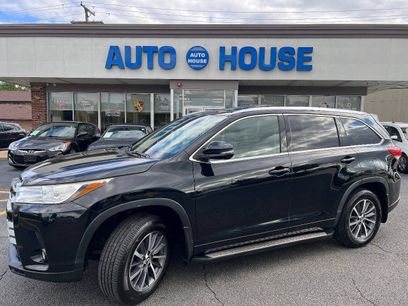 Used 2017 Toyota Highlander XLE w/ Carpet Mat Package