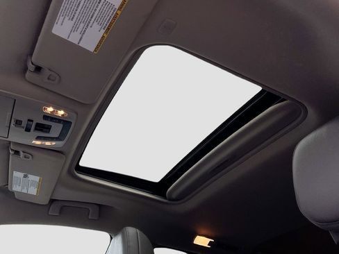 Used 2024 Toyota Sienna XLE w/ XLE Plus Package image 22