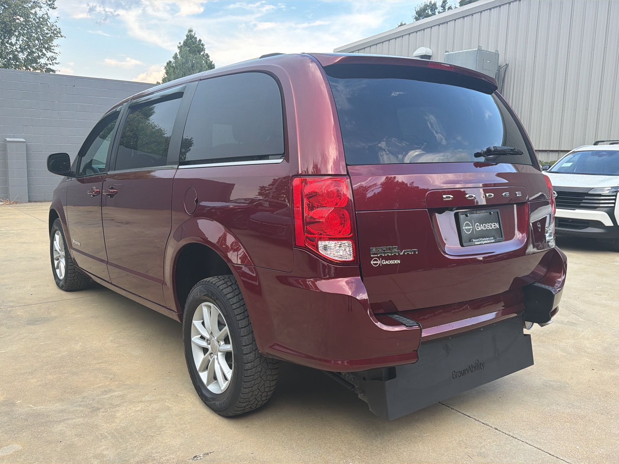 Used 2019 Dodge Grand Caravan SXT FWD image 5