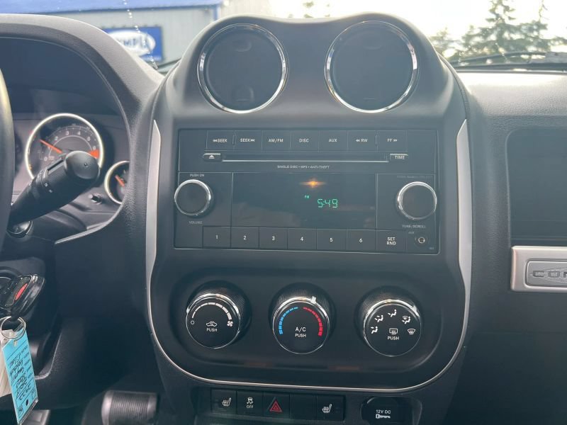 Used 2014 Jeep Compass Latitude AWD/4WD image 24