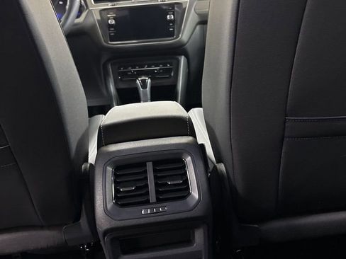 Used 2024 Volkswagen Tiguan SE R-Line AWD/4WD image 19