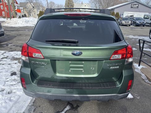 Used 2011 Subaru Outback 2.5i Premium image 4