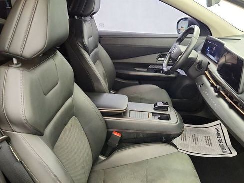 Used 2025 Nissan Ariya FWD image 23