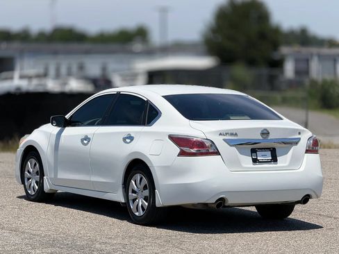 Used 2015 Nissan Altima 2.5 S w/ Power Driver Seat Package FWD image 10