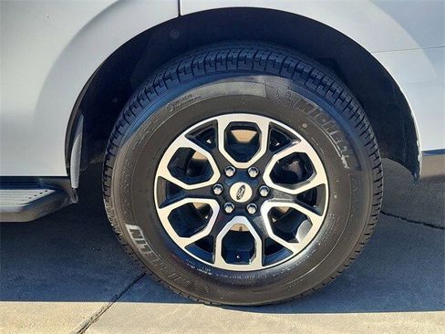 Used 2023 Ford Expedition XLT image 17