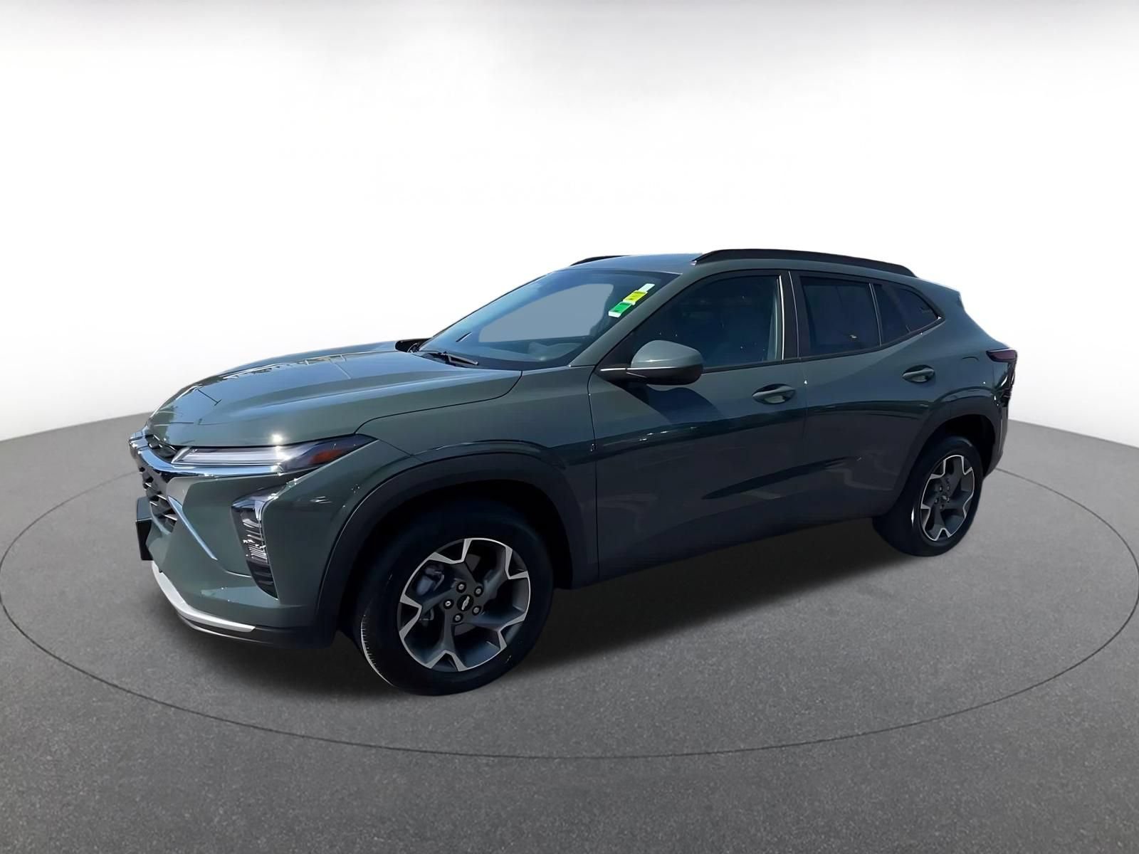 Used 2025 Chevrolet Trax LT FWD image 7