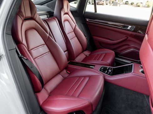 Used 2023 Porsche Panamera Turbo S Executive image 38