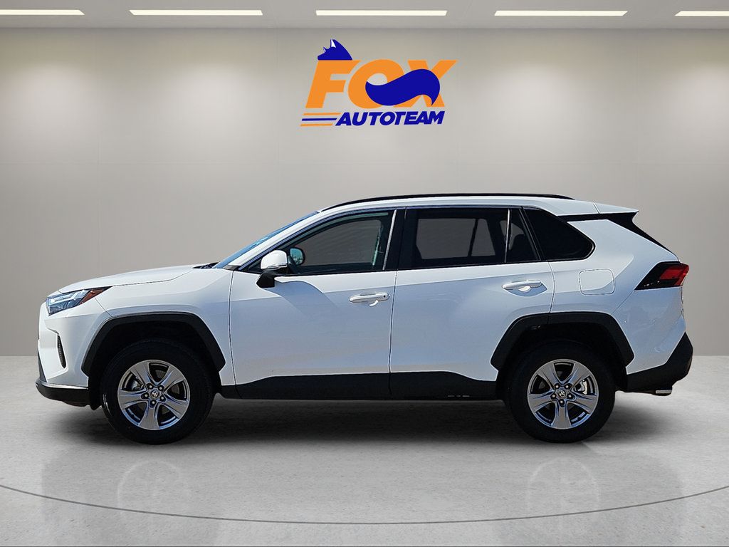 Used 2025 Toyota RAV4 XLE FWD image 2