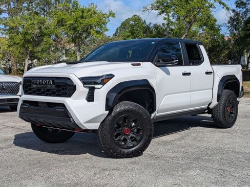 Used 2025 Toyota Tacoma TRD Pro image 2