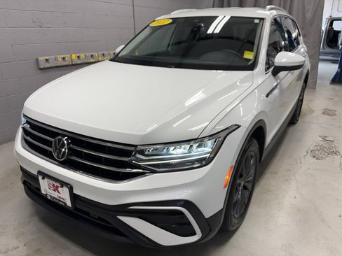 Used 2022 Volkswagen Tiguan SE AWD/4WD image 25