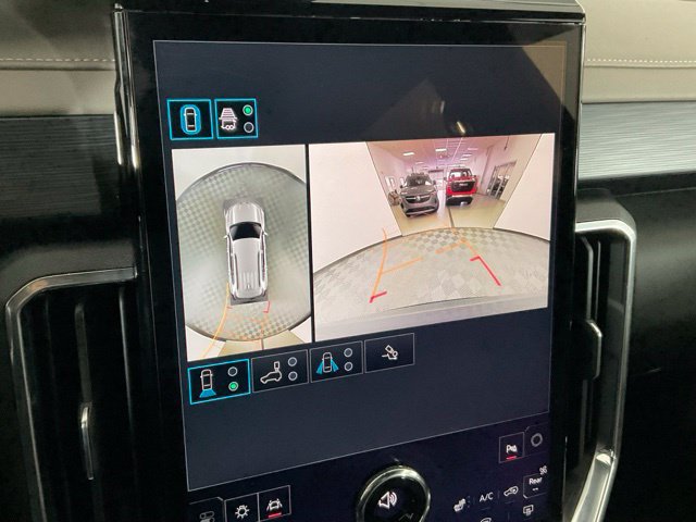 Used 2025 GMC Acadia Elevation w/ Elevation Premium Package FWD image 11