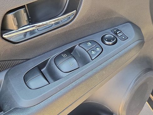 Used 2024 Nissan Kicks SV FWD image 22