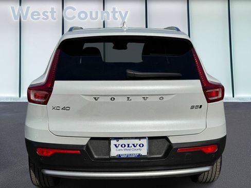 Certified 2025 Volvo XC40 B5 Core image 6