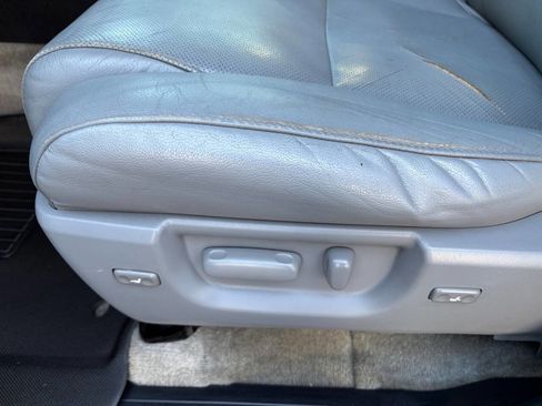 Used 2011 Toyota Sequoia Platinum image 16