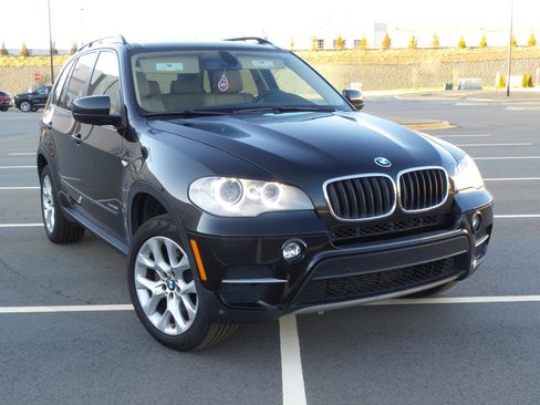 Used 2013 BMW X5 xDrive35i image 1