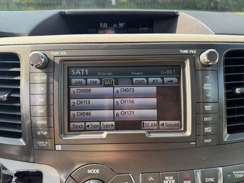 Used 2011 Toyota Sienna XLE w/ Premium Pkg FWD image 20