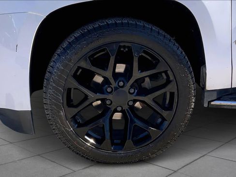 Used 2018 GMC Yukon SLT w/ Premium Edition image 11