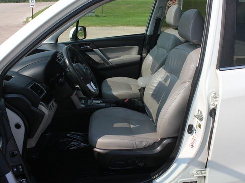 Used 2017 Subaru Forester 2.5i Limited w/ Popular Package #1 AWD/4WD image 32