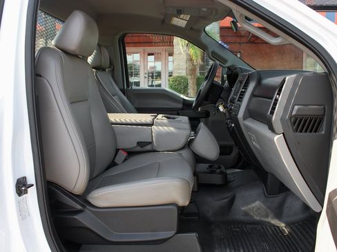 Used 2019 Ford F450 XL w/ Power Equipment Group image 32