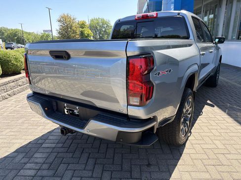 Used 2023 Chevrolet Colorado LT w/ LT Convenience Package II AWD/4WD image 5