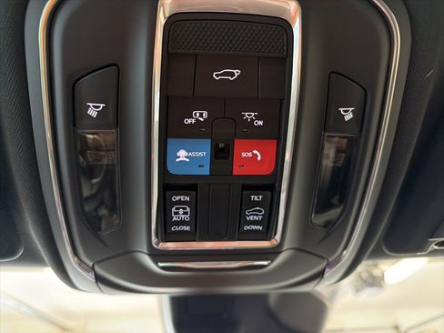 New 2025 Jeep Grand Cherokee Laredo X image 18