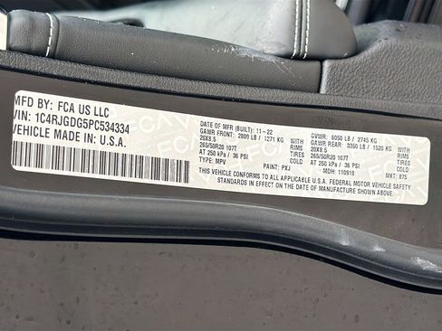 Used 2023 Jeep Grand Cherokee Overland w/ Luxury Tech Group IV image 45