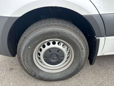 Used 2025 Mercedes-Benz Sprinter 2500 image 3