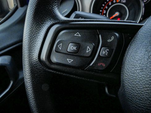 Used 2018 Jeep Wrangler Unlimited Sport image 19