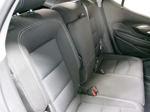 Used 2023 GMC Terrain SLE w/ Driver Convenience Package FWD image 9