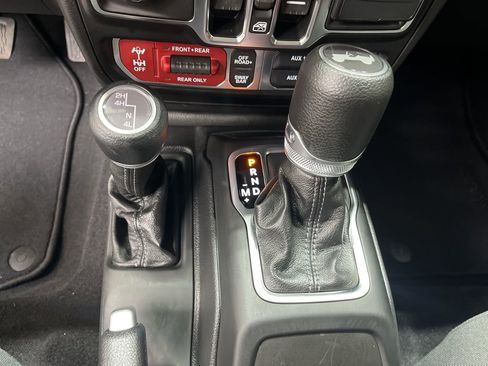 New 2025 Jeep Wrangler Unlimited Rubicon w/ Safety Group image 19