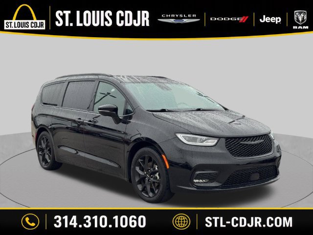 Used 2025 Chrysler Pacifica Limited FWD 360° Tour