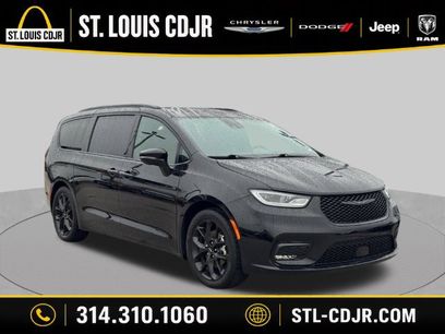 Used 2025 Chrysler Pacifica Limited