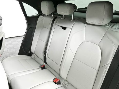 Used 2025 Porsche Macan Electric image 21