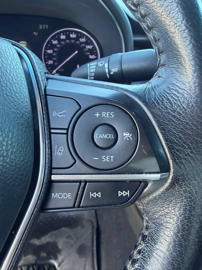 Used 2021 Toyota Avalon XLE FWD image 36